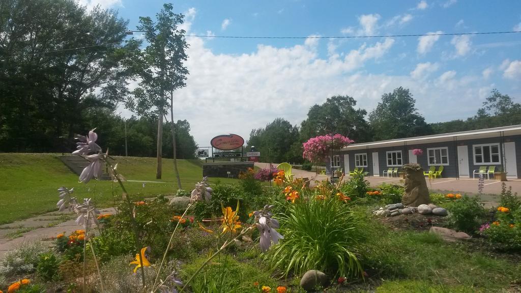 Cornerstone Motel Chéticamp Kültér fotó